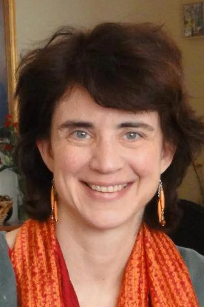 author Caroline Packard