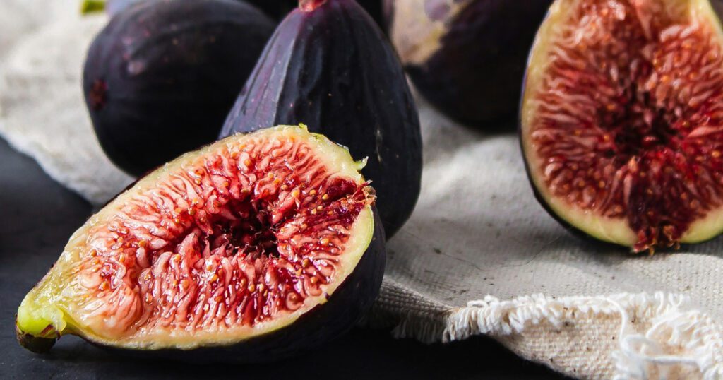 Whole and cut fresh figs